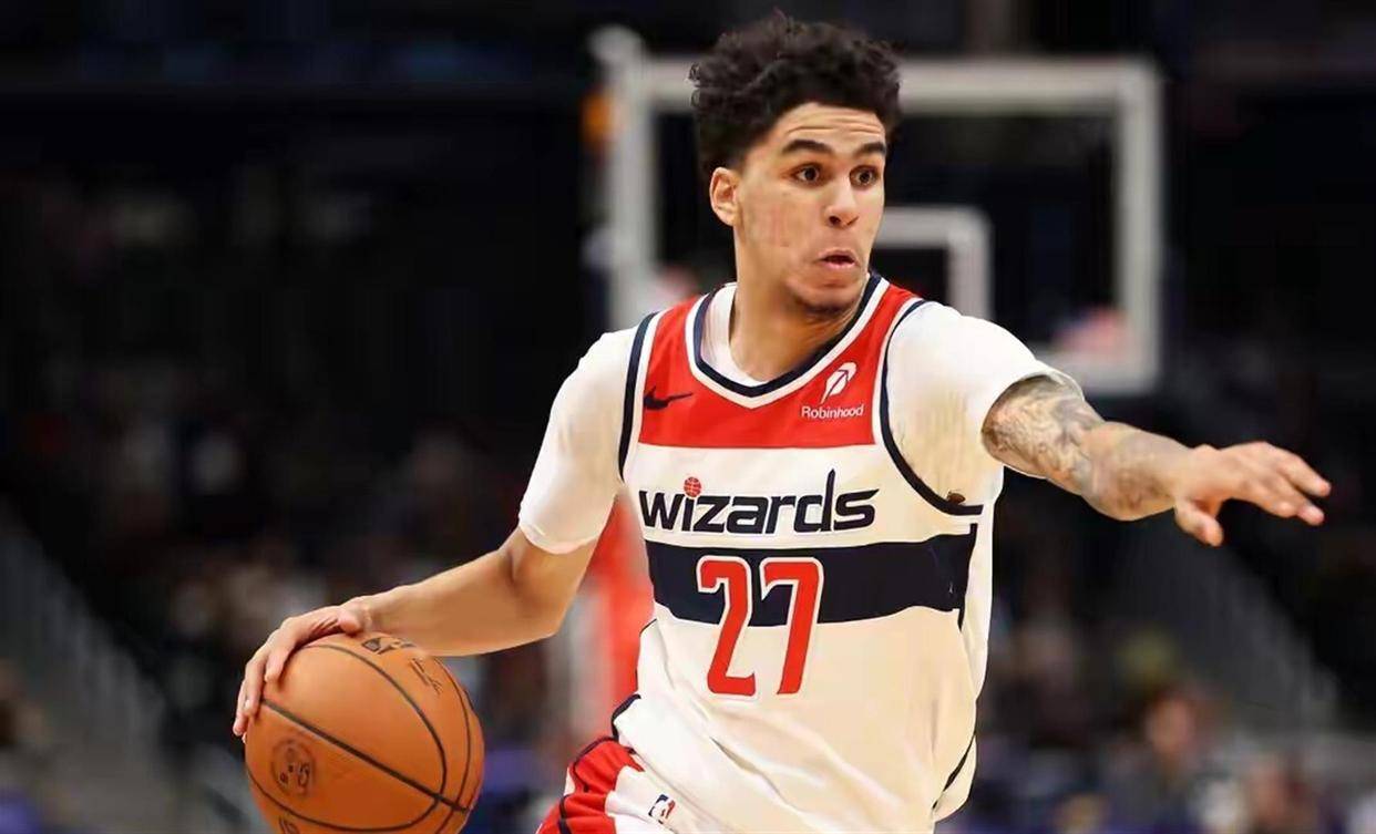 九游-浓眉哥回归赛场，败北首场状态亮眼，C9观众沸腾！的简单介绍