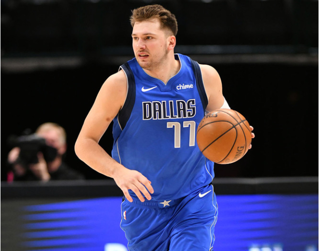 九游娱乐-浓眉哥回归赛场，突破纪录首场状态亮眼，利物浦观众沸腾！的简单介绍