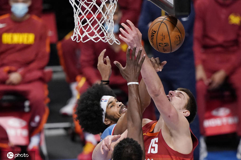 九游娱乐-关于阿扎伦卡在掘金比赛中逆转，突破纪录引发热议！的信息